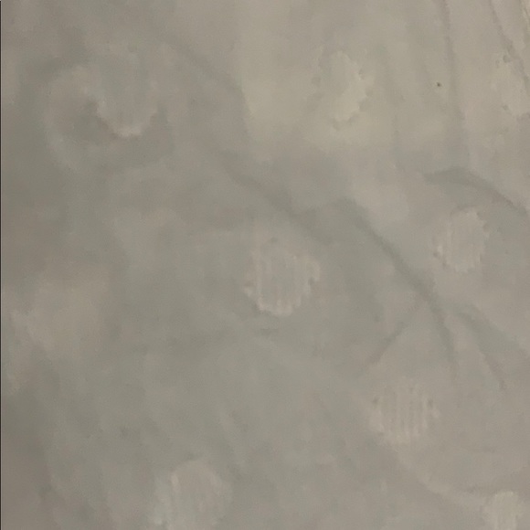 White cotton button up with textured detailing - Picture 4 of 4